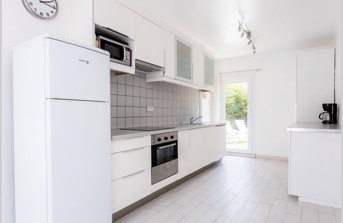 Lemasson Villa | Air-conditioned villa sleeps 10 4 bedrooms 2 bathrooms swimming pool 3m X 2m X 0,75m