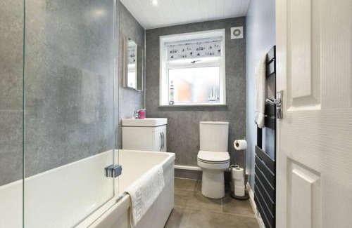 Gosport House | Air Maison - Family Home with Off-Road Parking