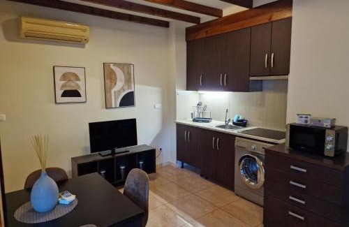 Almansa Apartment | Airam Home Patio Centro