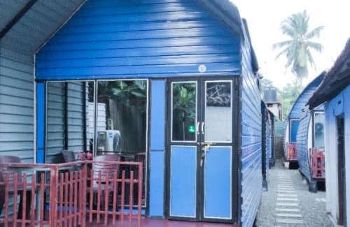 Andiambalama Hotel | Airport A4 Transit Hub - Eco Chalets