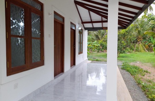 Andiambalama Villa | Airport A4 Transit Villa- 24hours Free shuttle service
