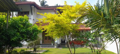 Andiambalama House | Airport A4 Travelers Lodge - Free Airport Pick Up & Drop 24HRS - Free Wi-Fi unlimited - Excellent Customer Service