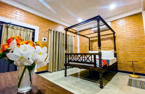 Andiambalama House | airport eco cottage