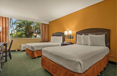 Western Honolulu Hotel | Airport Honolulu Hotel, Trademark Collection by Wyndham