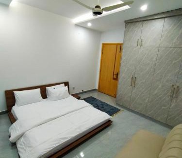 Fatehjang Apartment | Airport Layover Family Lodge