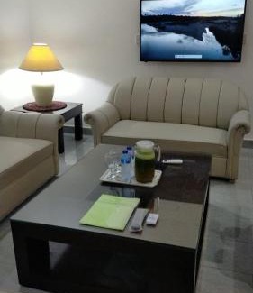 Fatehjang Apartment | Airport Layover Family Lodge