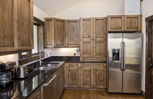 Vail House | Airy Townhome in Vail w/Beautiful Views, Modern Decor, Short Drive to Slopes