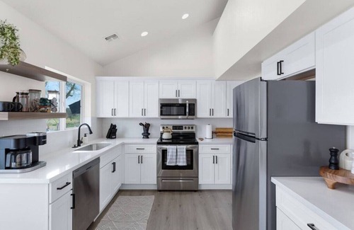 Gold Canyon House | Alameda · Scenic Mountain Getaway near Premier Golfing