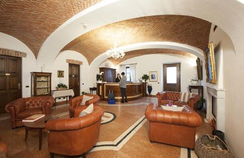 Pollenzo Hotel | Albergo La Corte Albertina