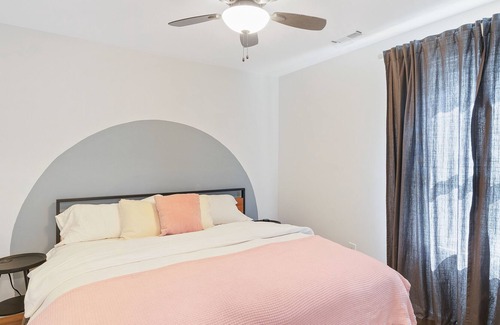 King House | Albina Arches - Home In Ne Portland, Game Room And 95 Walk Score 3 Bedroom Home by Redawning