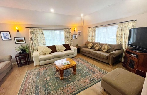 Christchurch House | Alder Cottage