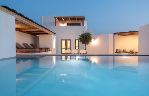 Naxos Town Villa | Alio Suites with private swimming pool (2suites)