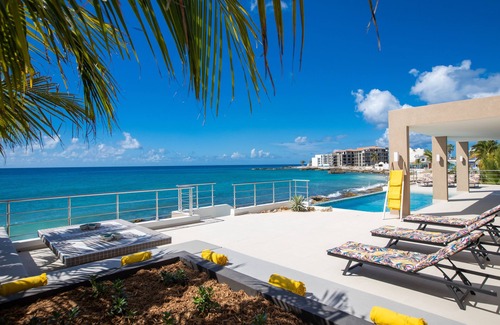 Beacon Hill Villa | ALMA - DIRECT BEACH ACCESS 4 BR VILLA