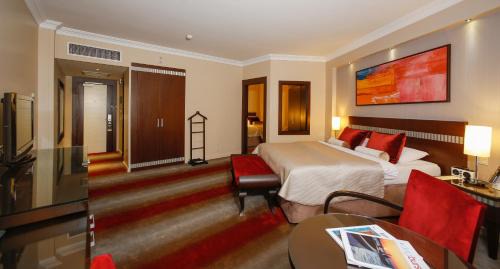 Osmangazi Hotel | Almira Hotel Thermal Spa & Convention Center