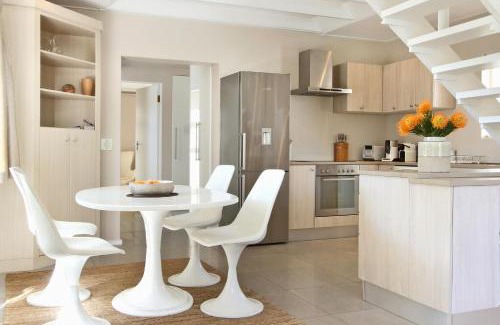 Steenberg Estate House | Almondbury Cottage