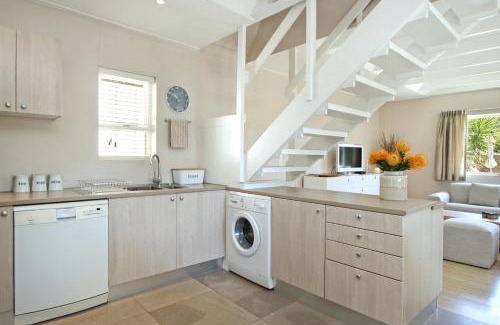 Steenberg Estate House | Almondbury Cottage
