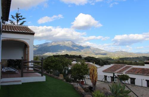 Vinuela House | Alojamientos Huetor