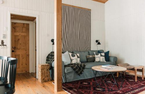 Bala Ski Chalet | Alpine Lake House - Waterfront on Lake Muskoka
