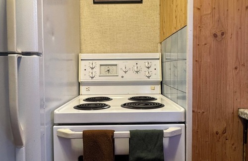 Wasaga Beach Cottage | Alton Lodges