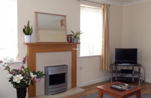 Gorleston-on-Sea House | Amama's Cabin