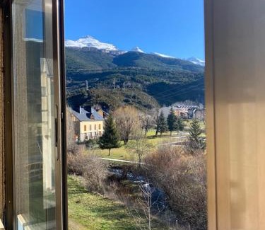 Villanua Apartment | Amanecer en Collarada