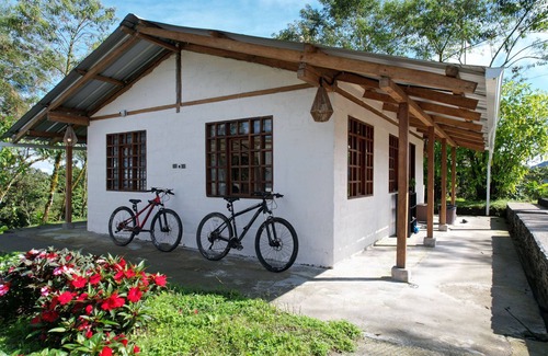 San Miguel de los Bancos Cottage | Amazing 2-bedroom cottage in Milpe cloud forest.