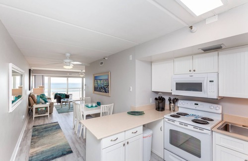 Jacksonville Beach Condo | AMAZING 5⭐ TOP-floor Beachdrifter Oceanfront w wrap balcony + 2/2 w elevator