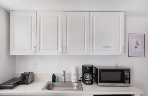 City Center Hotel | Amazing Beach Staycation, Gorgeous Ambience! 3 Classy Units, Near Ocean Drive