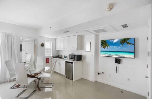 City Center Hotel | Amazing Beach Staycation, Gorgeous Ambience! 3 Classy Units, Near Ocean Drive