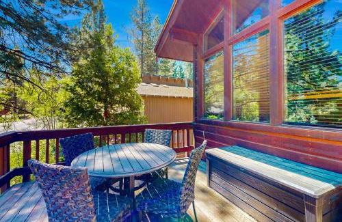 Lake Forest House | Amazing Dollar Point Retreat