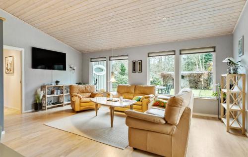 Sundstrup House | Amazing Home In Højslev With Sauna