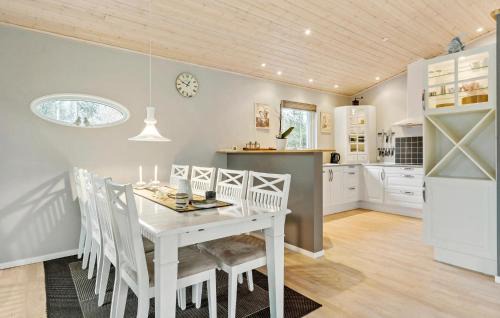 Sundstrup House | Amazing Home In Højslev With Sauna