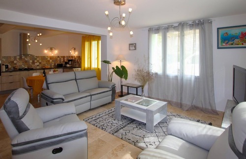 Lagnes House | Amazing home in Lagnes