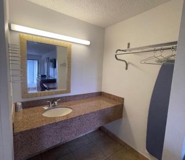 Historic Downtown Kissimmee Hotel | Ambassador Inn