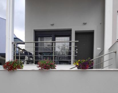 Nikita House | Amber Blue