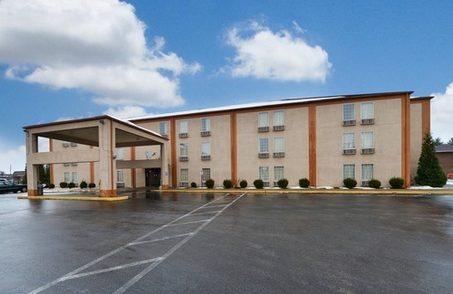 Evansville Hotel | American Inn Evansville