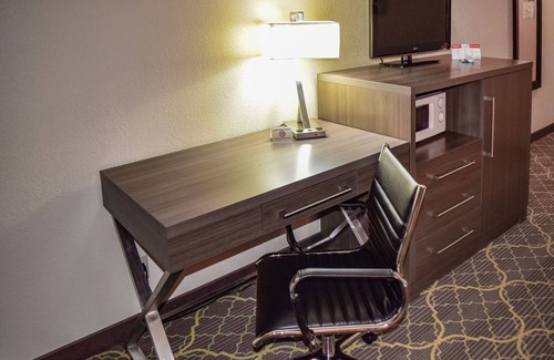 West Memphis Hotel | American Inn & Suites West Memphis I-40/I-55