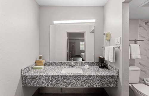 Hurst Hotel | Americas Best Value Inn Ft. Worth Hurst
