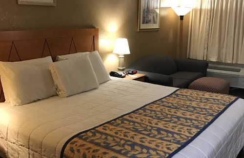 Bonanza Hotel | Americas Best Value Inn Laredo