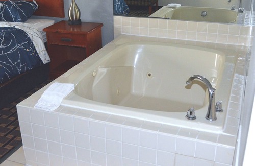 St. Cloud Hotel | Americas Best Value Inn & Suites St. Cloud