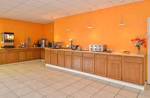 Tulsa Hotel | Americas Best Value Inn Tulsa at I-44