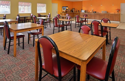 Tulsa Hotel | Americas Best Value Inn Tulsa at I-44