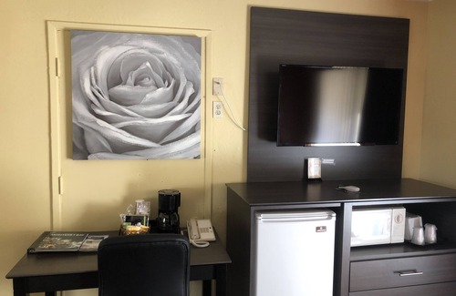 Munras Avenue Hotel | Americas Best Value Presidents Inn on Munras