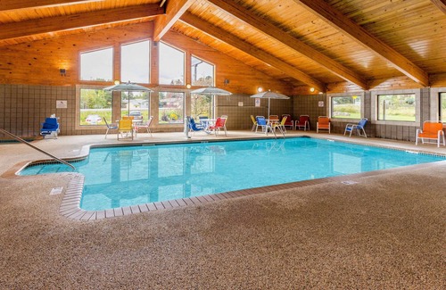 Proctor Hotel | AmericInn by Wyndham Duluth South Black Woods Event Center