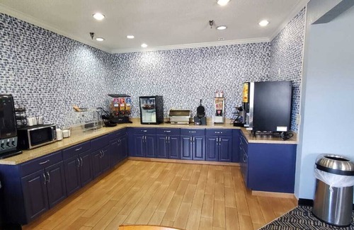 Minot Hotel | AmericInn by Wyndham Minot