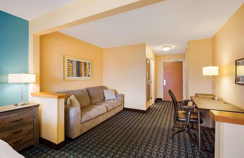 Minot Hotel | AmericInn by Wyndham Minot