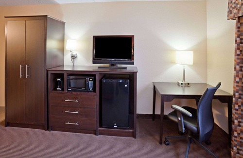 Plover Hotel | AmericInn by Wyndham Plover Stevens Point