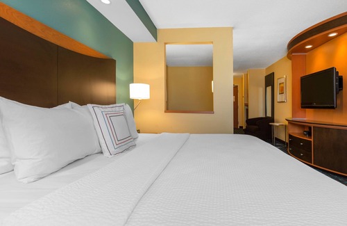 St. Cloud Hotel | AmericInn by Wyndham St. Cloud MN Shopping Area