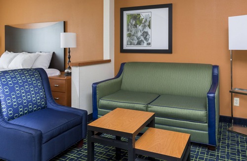 Southwest Topeka Hotel | AmericInn by Wyndham Topeka