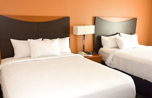 Southwest Topeka Hotel | AmericInn by Wyndham Topeka